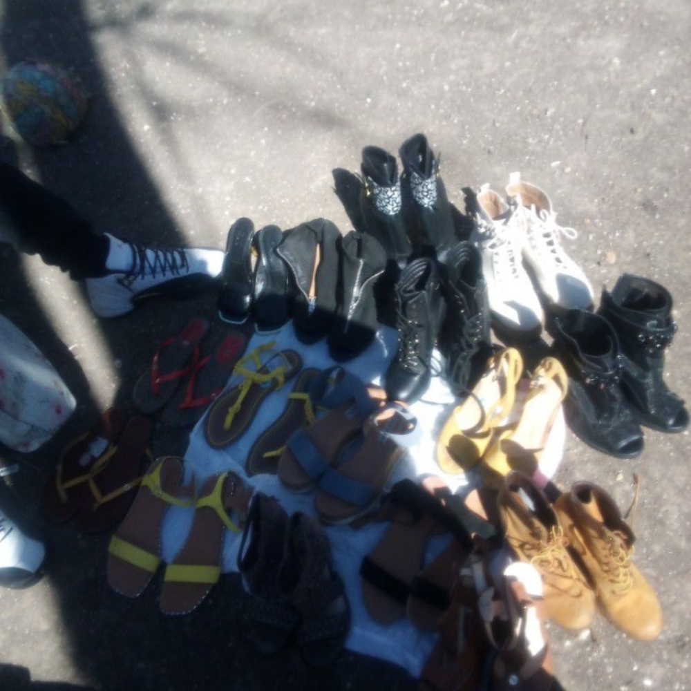 Sandals/Heels - Picture 6 of 6